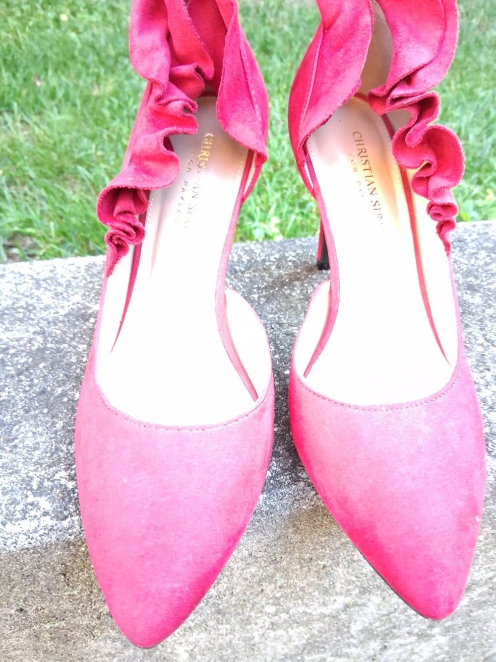 Red Suede Shoes 7.5 Ruffle (Christian Siriano for payless) - Picture 6 of 8
